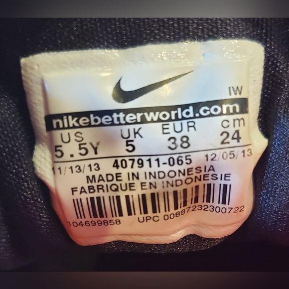 NIKE AIR DIAMOND TURF 2 GS ☆ Wolf Grey Crimson ☆ SIZE 5.5Y or 7 US WOMENS ☆ EUC - Picture 9 of 12